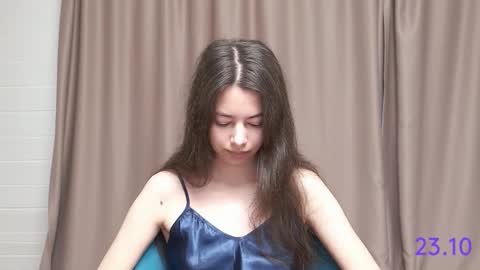 Snapshot of sweet_sweet_angel chatting on 23, 10, 2025 Angel online show from 23, 10, 2025