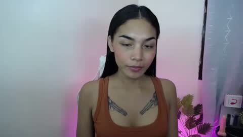 Snapshot of sweet_trishaxx chatting on 10, 11, 2025 Trisha online show from 10, 11, 2025