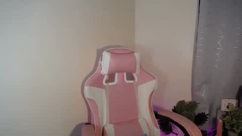 Snapshot of sweet_trishaxx chatting on 11, 11, 2025 Trisha online show from 11, 11, 2025