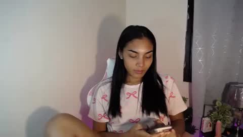 Snapshot of sweet_trishaxx chatting on 13, 11, 2025 Trisha online show from 13, 11, 2025