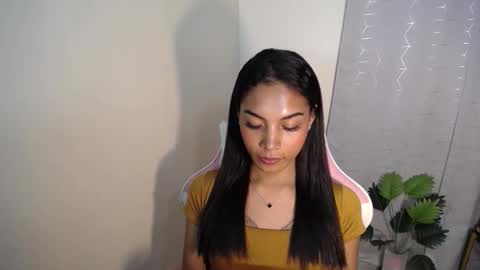 Snapshot of sweet_trishaxx chatting on 14, 12, 2025 Trisha online show from 14, 12, 2025