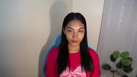 Snapshot of sweet_trishaxx chatting on 17, 12, 2025 Trisha online show from 17, 12, 2025