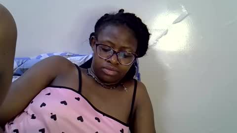 sweet_zarah online show from 26, 4, 2026