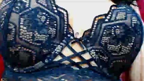 SweetKiss online show from 1, 2, 2025