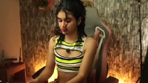 Salom independent model online show from 9, 6, 2026
