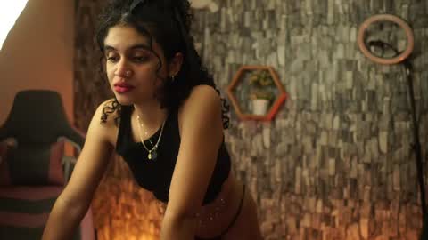 Salom independent model online show from 11, 6, 2026