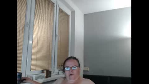 Sweetboobs85h online show from 24, 7, 2026