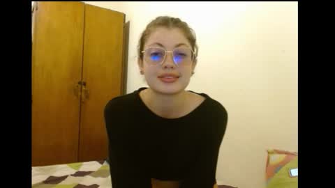 Snapshot of sweetcalm_ chatting on 5, 3, 2026 sweetcalm_ online show from 5, 3, 2026