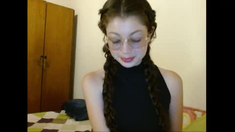 sweetcalm_ online show from 25, 4, 2026