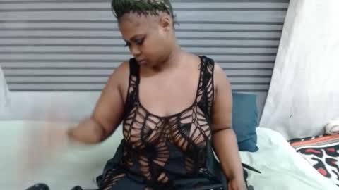 Snapshot of sweetcandypussy25 chatting on 13, 4, 2026 queen online show from 13, 4, 2026