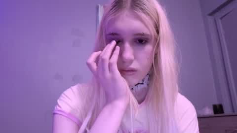 sweetcrystalll online show from 23, 6, 2026
