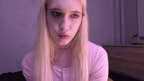 sweetcrystalll online show from 27, 6, 2026