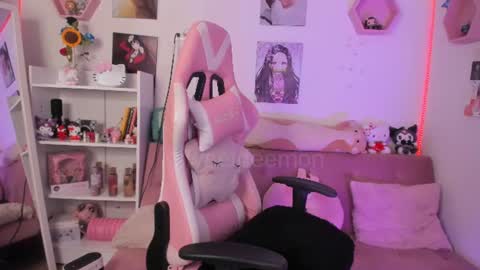 Snapshot of sweetdeemon chatting on 25, 6, 2026 Vernica Help me to reach 80 likes thank you online show from 25, 6, 2026