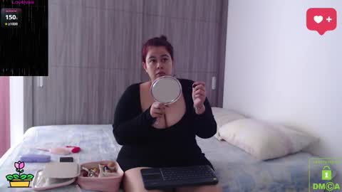 Snapshot of sweetdesires_ chatting on 15, 11, 2025 online show from 15, 11, 2025