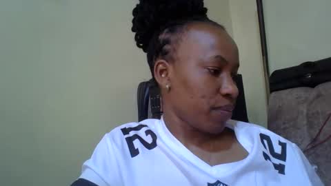 sweetdiva2012 online show from 15, 10, 2025