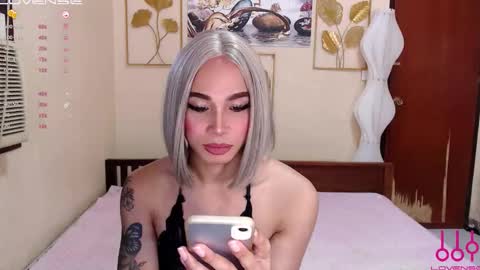 sweetkatniss online show from 17, 9, 2025