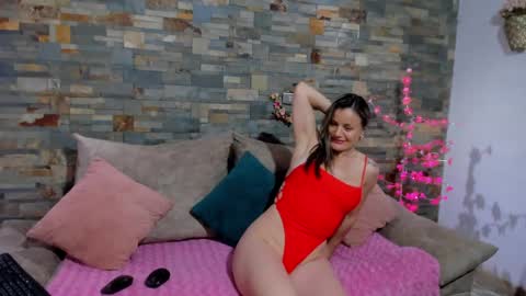 Snapshot of sweetfantasyy69 chatting on 3, 2, 2025 sweef online show from 3, 2, 2025