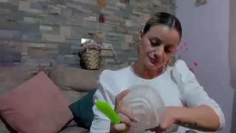 Snapshot of sweetfantasyy69 chatting on 24, 9, 2025 sweef online show from 24, 9, 2025