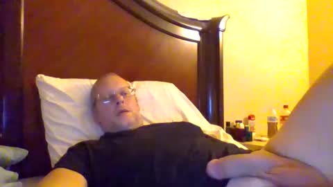 Snapshot of sweetg233 chatting on 11, 10, 2025 sweetg233 online show from 11, 10, 2025