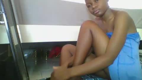 Snapshot of sweetgal2025 chatting on 17, 12, 2025 EUNICE online show from 17, 12, 2025