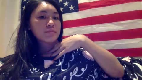 Snapshot of sweetgirllucy24xx chatting on 27, 2, 2026 sweetgirllucy24xx online show from 27, 2, 2026