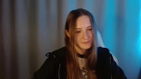 Snapshot of sweetie_lover chatting on 28, 10, 2025 Annie online show from 28, 10, 2025