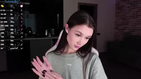 Snapshot of sweetiebones chatting on 29, 12, 2024 bratty gf online show from 29, 12, 2024