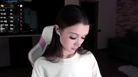 Snapshot of sweetiebones chatting on 13, 1, 2025 bratty gf online show from 13, 1, 2025