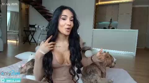 Laura Saenz  Geminis online show from 12, 7, 2026