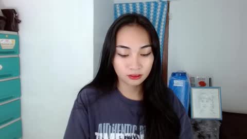 Snapshot of sweetlilly_18 chatting on 7, 12, 2024 Lilly online show from 7, 12, 2024