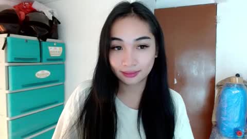 Snapshot of sweetlilly_18 chatting on 23, 12, 2024 Lilly online show from 23, 12, 2024