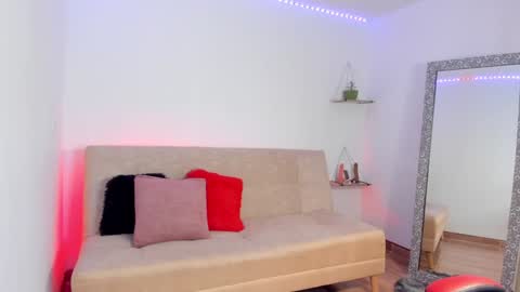 Snapshot of sweetluna___ chatting on 7, 1, 2025 instagram sweetluna 0 online show from 7, 1, 2025