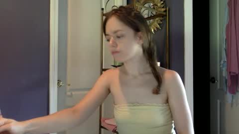 Snapshot of sweetmarie223 chatting on 12, 5, 2026 sweetmarie223 online show from 12, 5, 2026