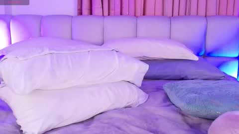 Snapshot of sweetmoon13 chatting on 17, 10, 2025 LUNA online show from 17, 10, 2025