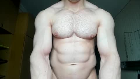 Snapshot of sweetmuscles_boy chatting on 4, 2, 2025 Lorenzo online show from 4, 2, 2025