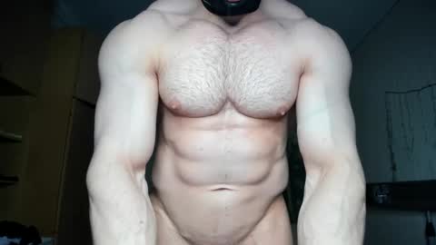 Snapshot of sweetmuscles_boy chatting on 6, 2, 2025 Lorenzo online show from 6, 2, 2025