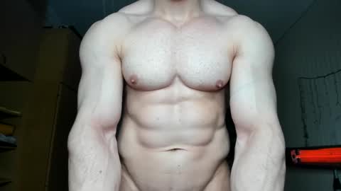 Snapshot of sweetmuscles_boy chatting on 18, 2, 2025 Lorenzo online show from 18, 2, 2025