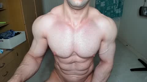 Snapshot of sweetmuscles_boy chatting on 10, 3, 2025 Lorenzo online show from 10, 3, 2025