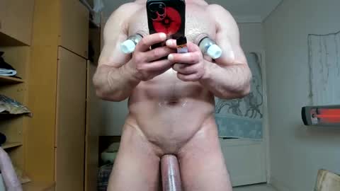 Snapshot of sweetmuscles_boy chatting on 8, 10, 2025 Lorenzo online show from 8, 10, 2025