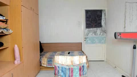 Snapshot of sweetmuscles_boy chatting on 6, 11, 2025 Lorenzo online show from 6, 11, 2025