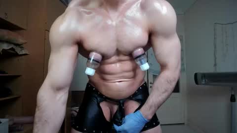 Snapshot of sweetmuscles_boy chatting on 10, 1, 2026 Lorenzo online show from 10, 1, 2026