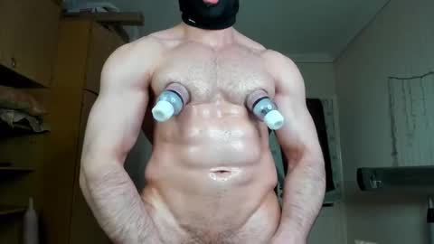 Snapshot of sweetmuscles_boy chatting on 18, 2, 2026 Lorenzo online show from 18, 2, 2026