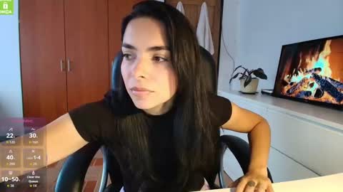 Snapshot of sweetmysterious18 chatting on 25, 9, 2025 Sweet Mysterious online show from 25, 9, 2025