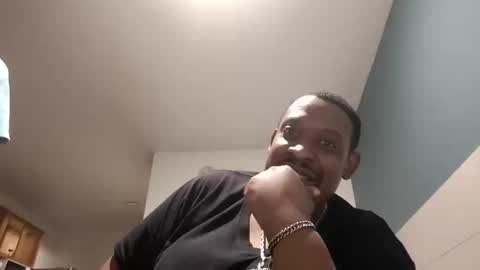Snapshot of sweetnjyicy chatting on 6, 11, 2025 SweetNJuicy online show from 6, 11, 2025