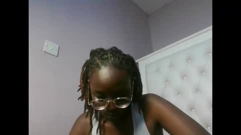 Novah girlie online show from 10, 6, 2026