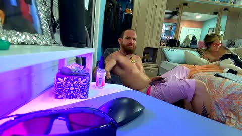 WeAim2PZzz online show from 18, 2, 2025