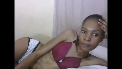ESTHER online show from 4, 12, 2025