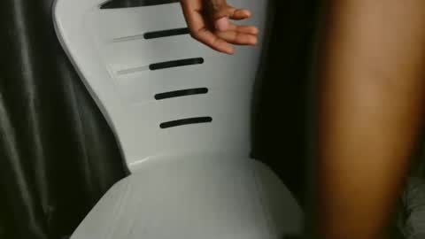 slim ivy online show from 23, 3, 2026