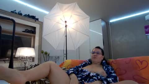 SweetRaisa online show from 9, 10, 2025