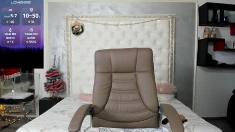 Snapshot of sweetsexangel chatting on 11, 1, 2025 Goddess Allysse online show from 11, 1, 2025